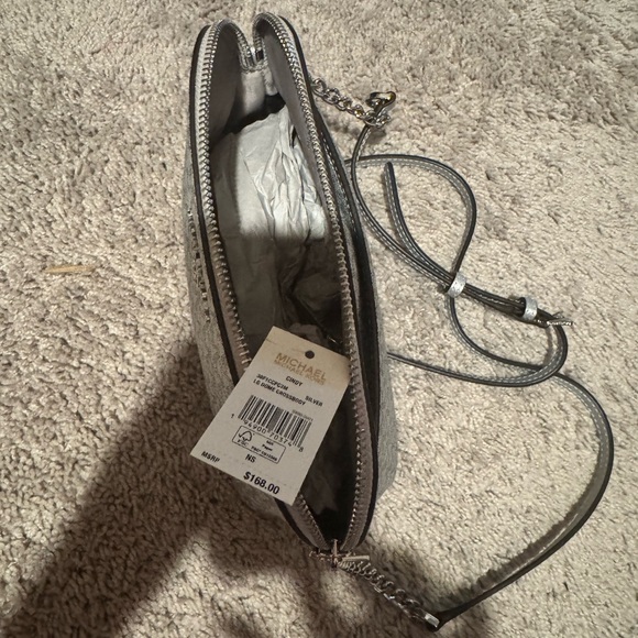 New Micheal Kors Cindy Dome Silver Crossbody - Picture 5 of 6